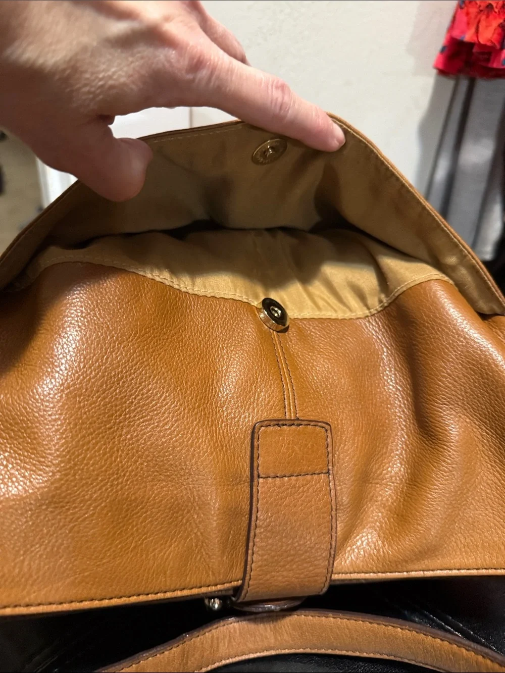 ETIENNE AIGNER Leather SHOULDER Tote in Tan - Genuine Leather